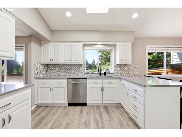 554 Sw 12TH Cir, Troutdale, OR 97060