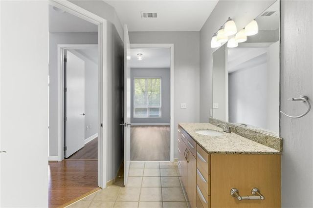 711 Cosmopolitan Drive NE 213, Atlanta, GA 30324