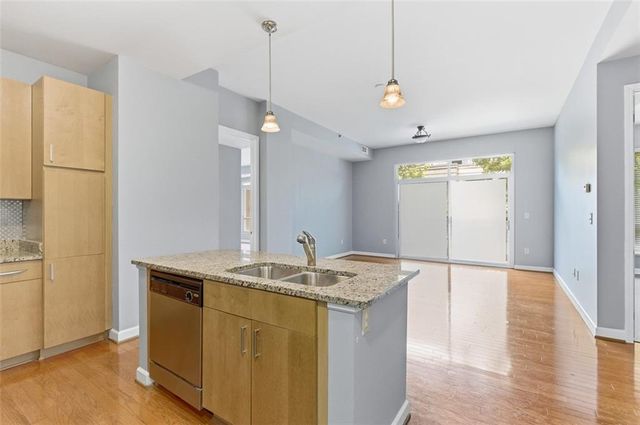 711 Cosmopolitan Drive NE 213, Atlanta, GA 30324