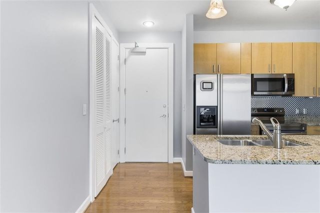 711 Cosmopolitan Drive NE 213, Atlanta, GA 30324