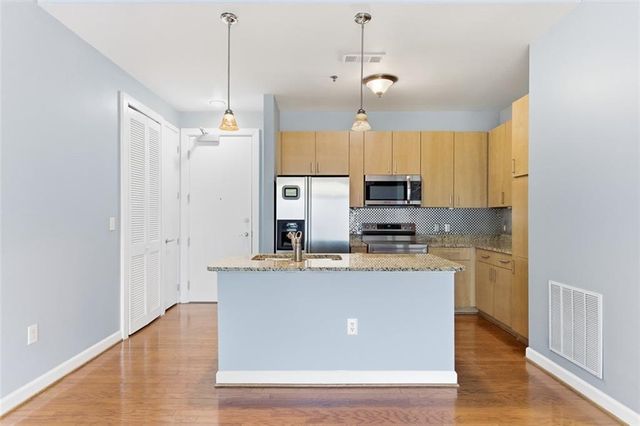 711 Cosmopolitan Drive NE 213, Atlanta, GA 30324