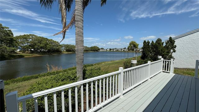 950 WATERSIDE LANE, Bradenton, FL 34209