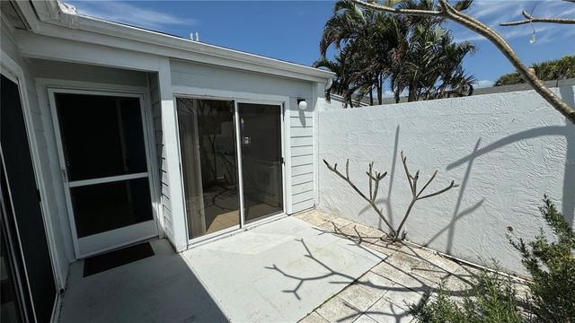 950 WATERSIDE LANE, Bradenton, FL 34209