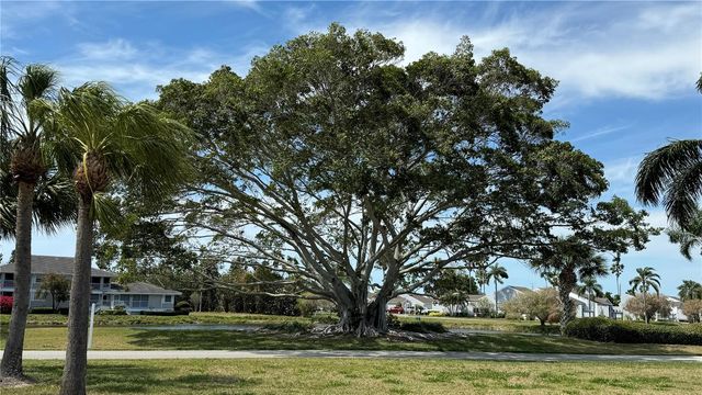 950 WATERSIDE LANE, Bradenton, FL 34209
