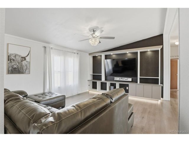 424 Zante Way, Lochbuie, CO 80603