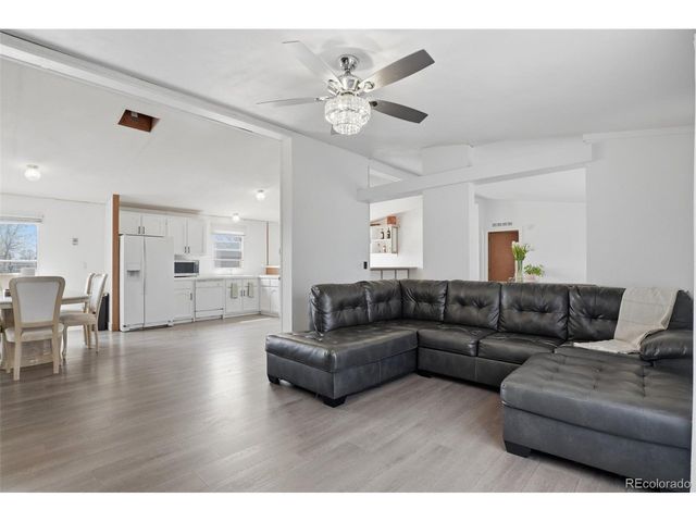 424 Zante Way, Lochbuie, CO 80603