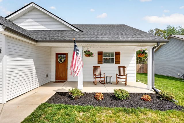 1413 Fredrick Dr, Clarksville, TN 37042