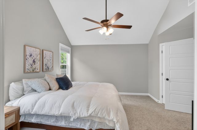 1413 Fredrick Dr, Clarksville, TN 37042