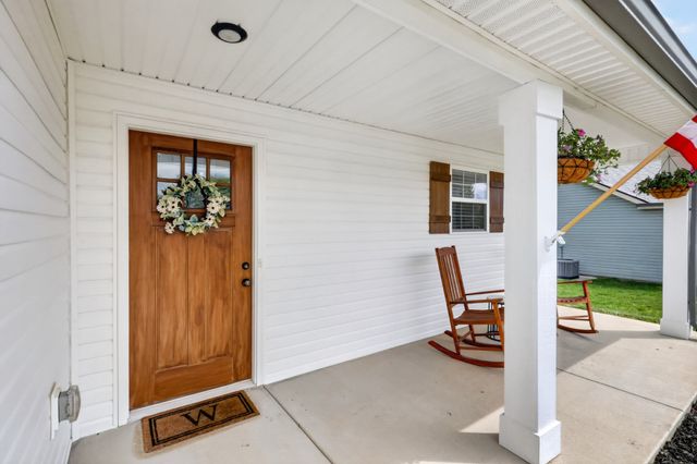 1413 Fredrick Dr, Clarksville, TN 37042