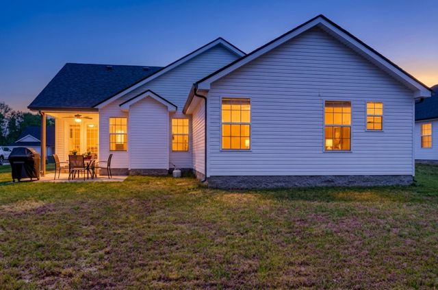 1413 Fredrick Dr, Clarksville, TN 37042