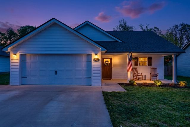 1413 Fredrick Dr, Clarksville, TN 37042