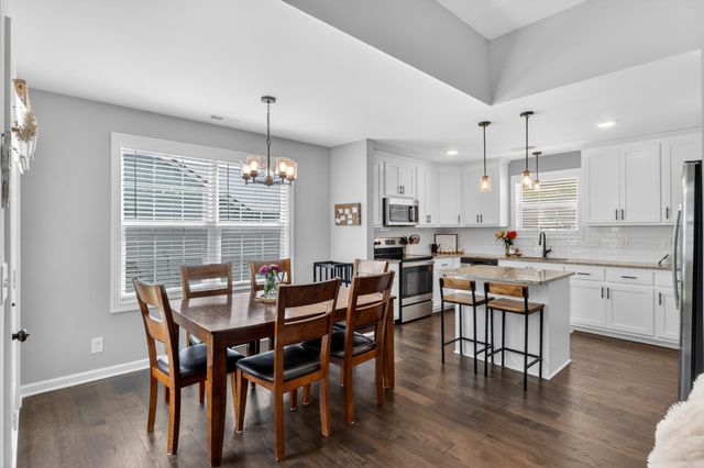 1413 Fredrick Dr, Clarksville, TN 37042