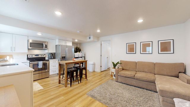 318 E 280 N, Vineyard, UT 84059