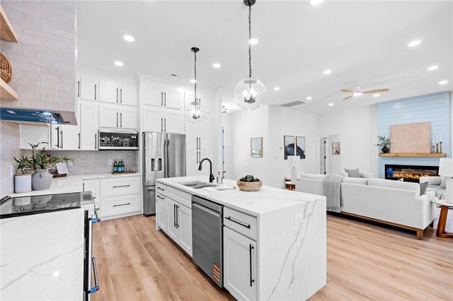 1433 Stillwater Drive, Seneca, SC 29672