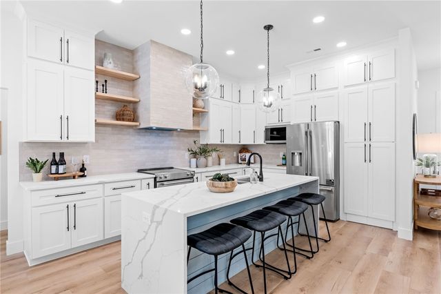 1433 Stillwater Drive, Seneca, SC 29672