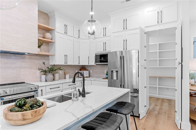 1433 Stillwater Drive, Seneca, SC 29672