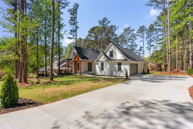 1433 Stillwater Drive, Seneca, SC 29672