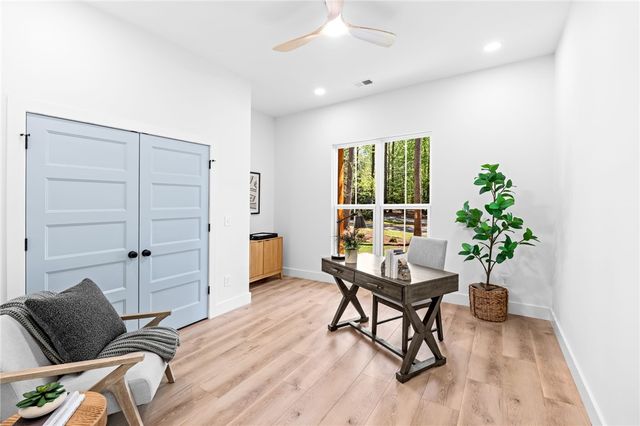 1433 Stillwater Drive, Seneca, SC 29672