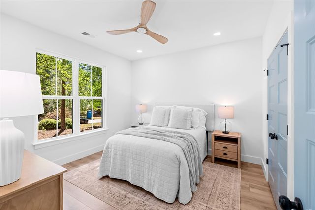 1433 Stillwater Drive, Seneca, SC 29672