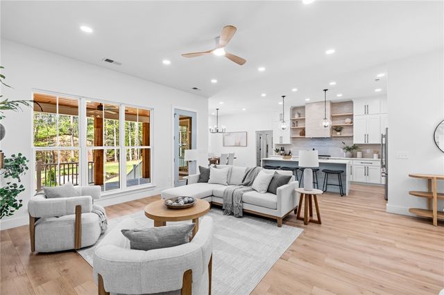 1433 Stillwater Drive, Seneca, SC 29672