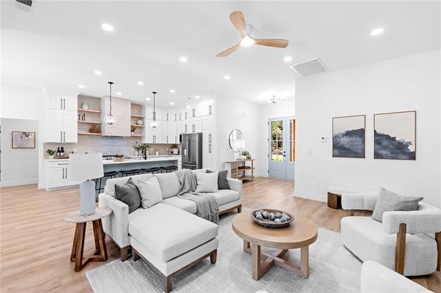 1433 Stillwater Drive, Seneca, SC 29672