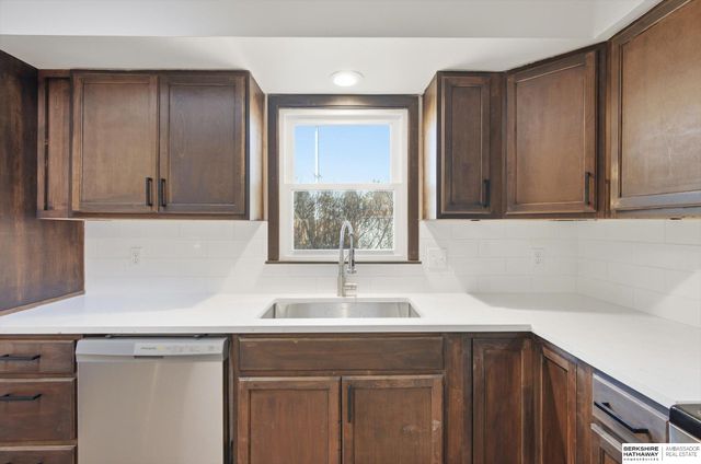 14048 Pierce Street, Omaha, NE 68144