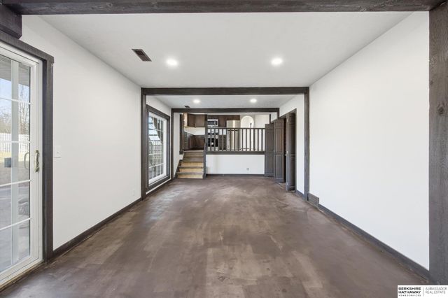 14048 Pierce Street, Omaha, NE 68144