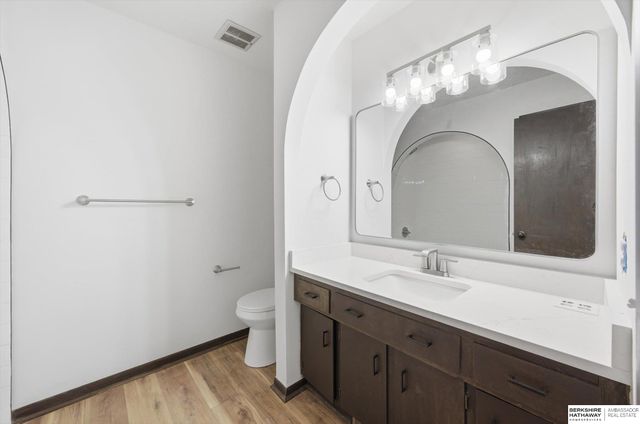 14048 Pierce Street, Omaha, NE 68144