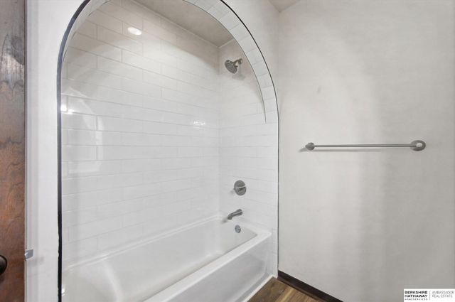 14048 Pierce Street, Omaha, NE 68144