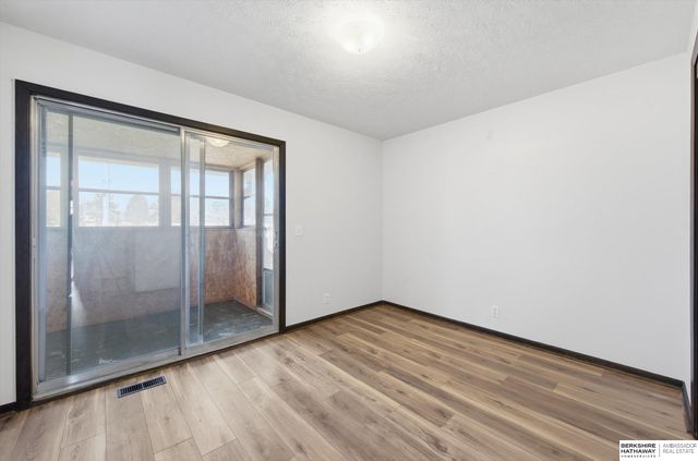 14048 Pierce Street, Omaha, NE 68144