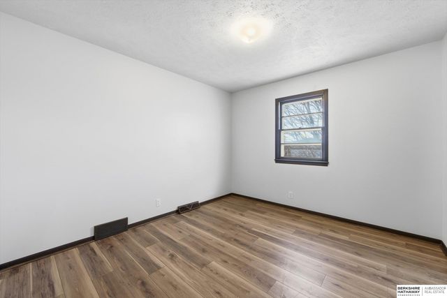 14048 Pierce Street, Omaha, NE 68144