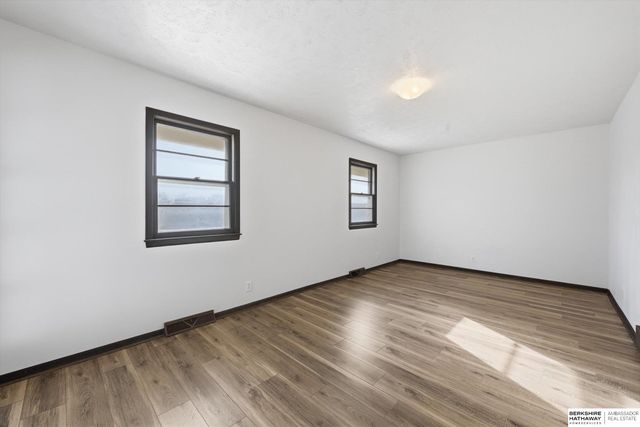 14048 Pierce Street, Omaha, NE 68144