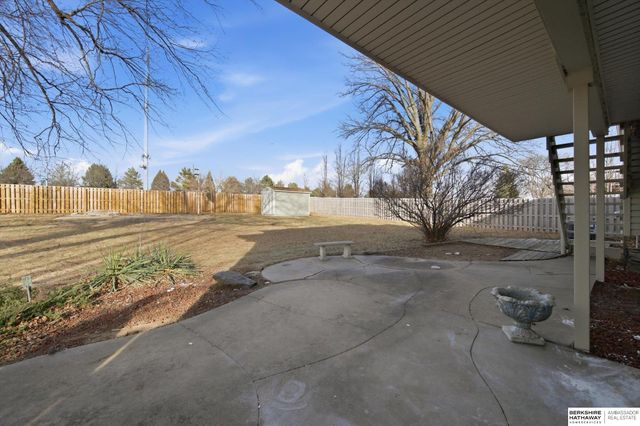 14048 Pierce Street, Omaha, NE 68144