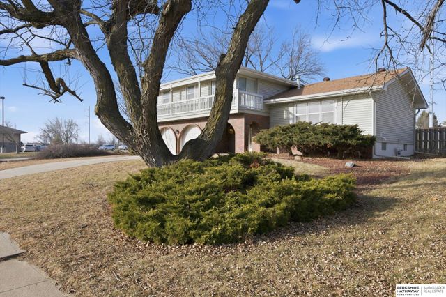 14048 Pierce Street, Omaha, NE 68144