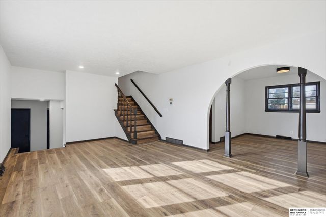 14048 Pierce Street, Omaha, NE 68144