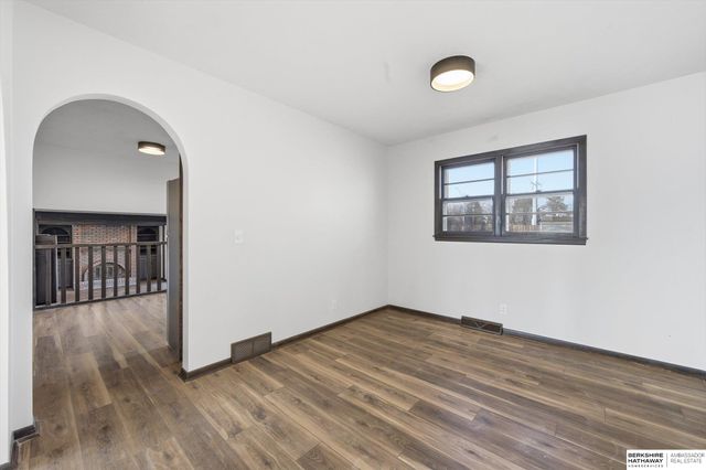 14048 Pierce Street, Omaha, NE 68144