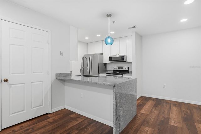 8809 MANOR LOOP 106, Lakewood Ranch, FL 34202