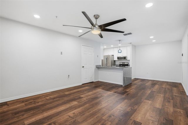 8809 MANOR LOOP 106, Lakewood Ranch, FL 34202