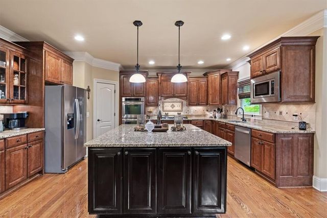 120 Fernwood Drive, Woodstock, GA 30188