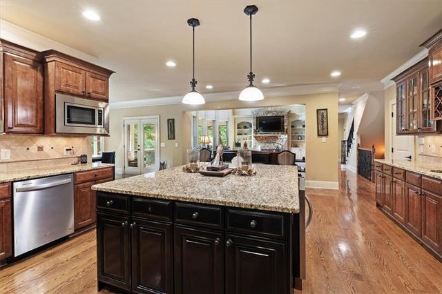 120 Fernwood Drive, Woodstock, GA 30188