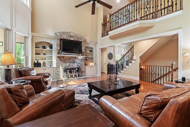 120 Fernwood Drive, Woodstock, GA 30188