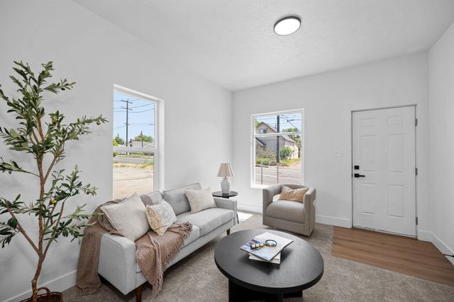 1509 N Maple St, Spokane, WA 99201