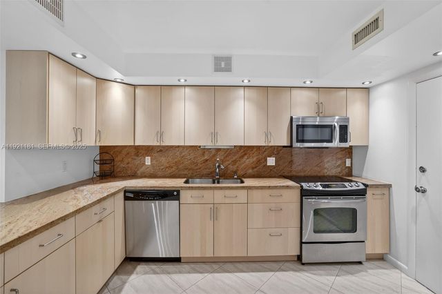 200 Diplomat Pkwy 531, Hallandale Beach, FL 33009