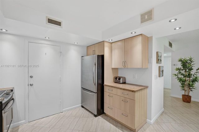 200 Diplomat Pkwy 531, Hallandale Beach, FL 33009