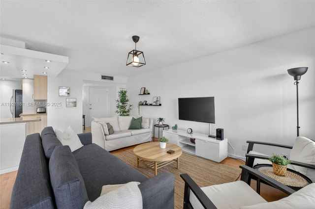 200 Diplomat Pkwy 531, Hallandale Beach, FL 33009