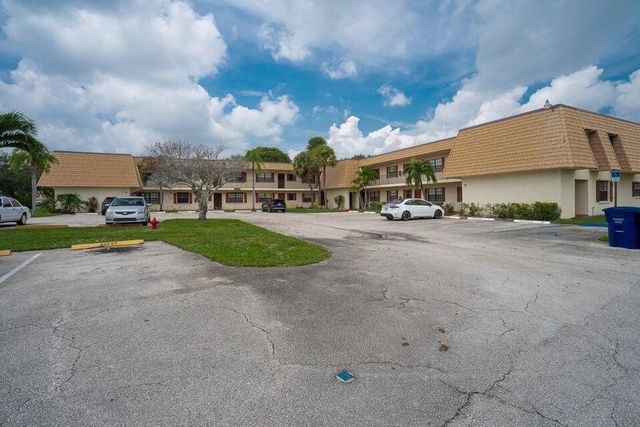 4151 Oak Terrace Drive 4151, Greenacres, FL 33463