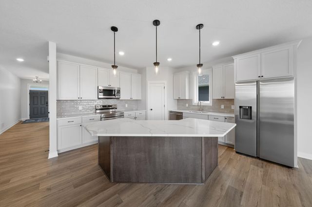 1832 Ridgepointe Court, Hastings, MN 55033