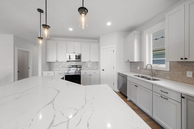 1832 Ridgepointe Court, Hastings, MN 55033