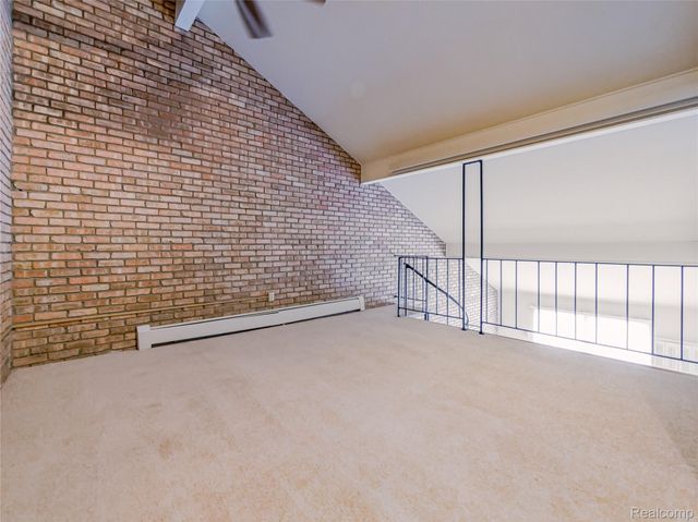 2230 W 14 Mile Road 31, Royal Oak, MI 48073