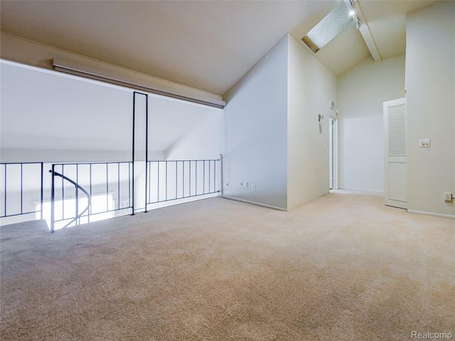 2230 W 14 Mile Road 31, Royal Oak, MI 48073